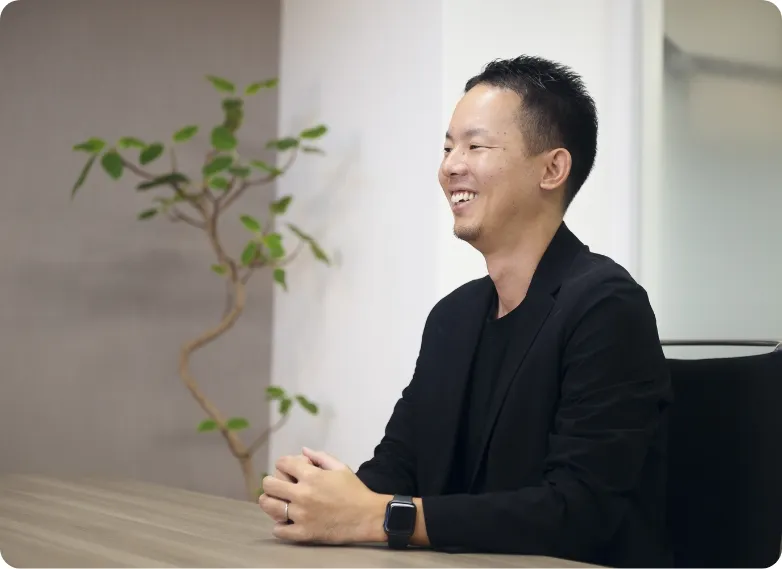 I.Dが談笑している様子